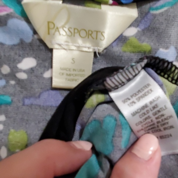 Passports Abstract Multicolor print top Black Under Top S - Picture 5 of 7